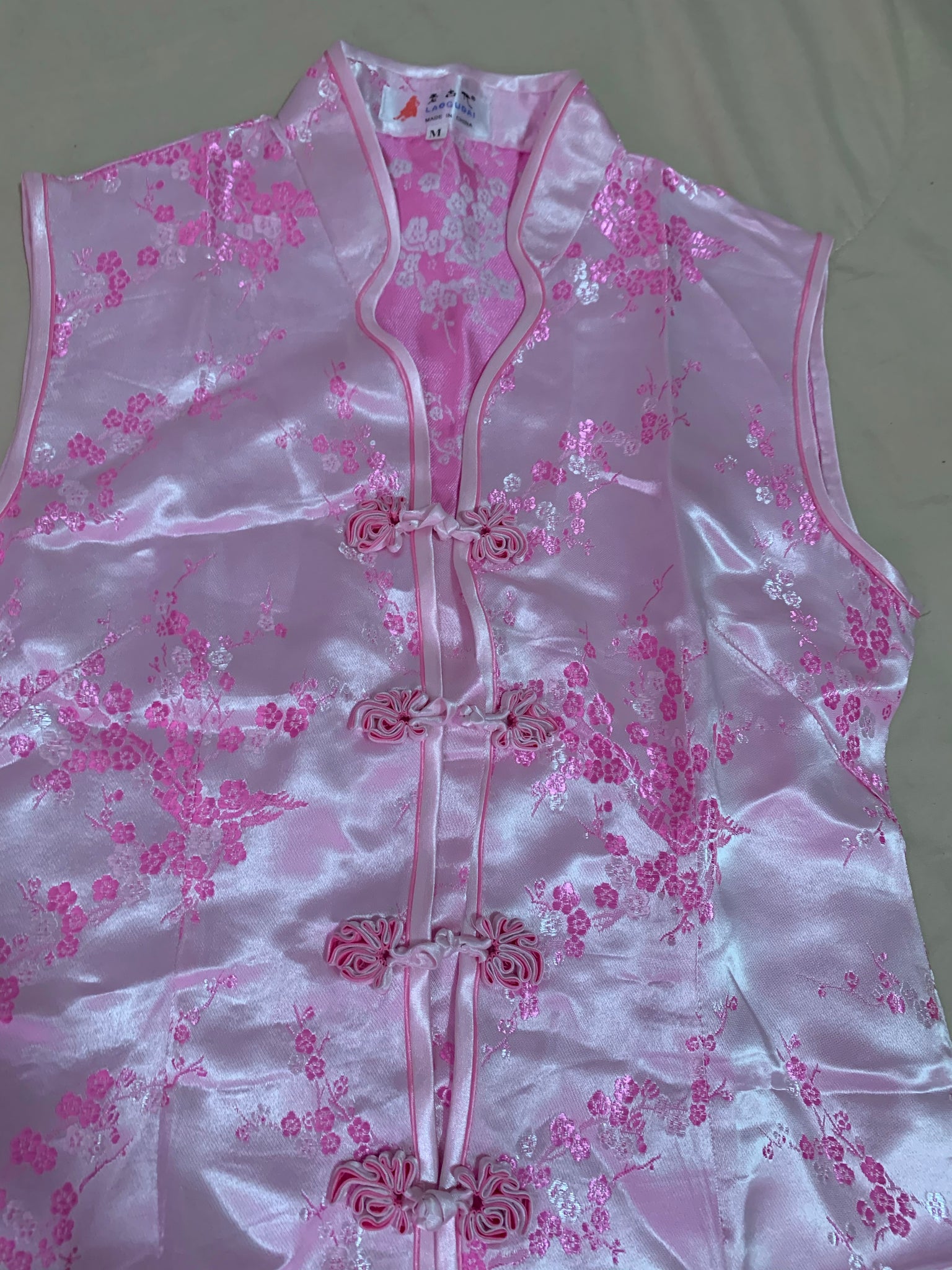 Qipao rosa satinado