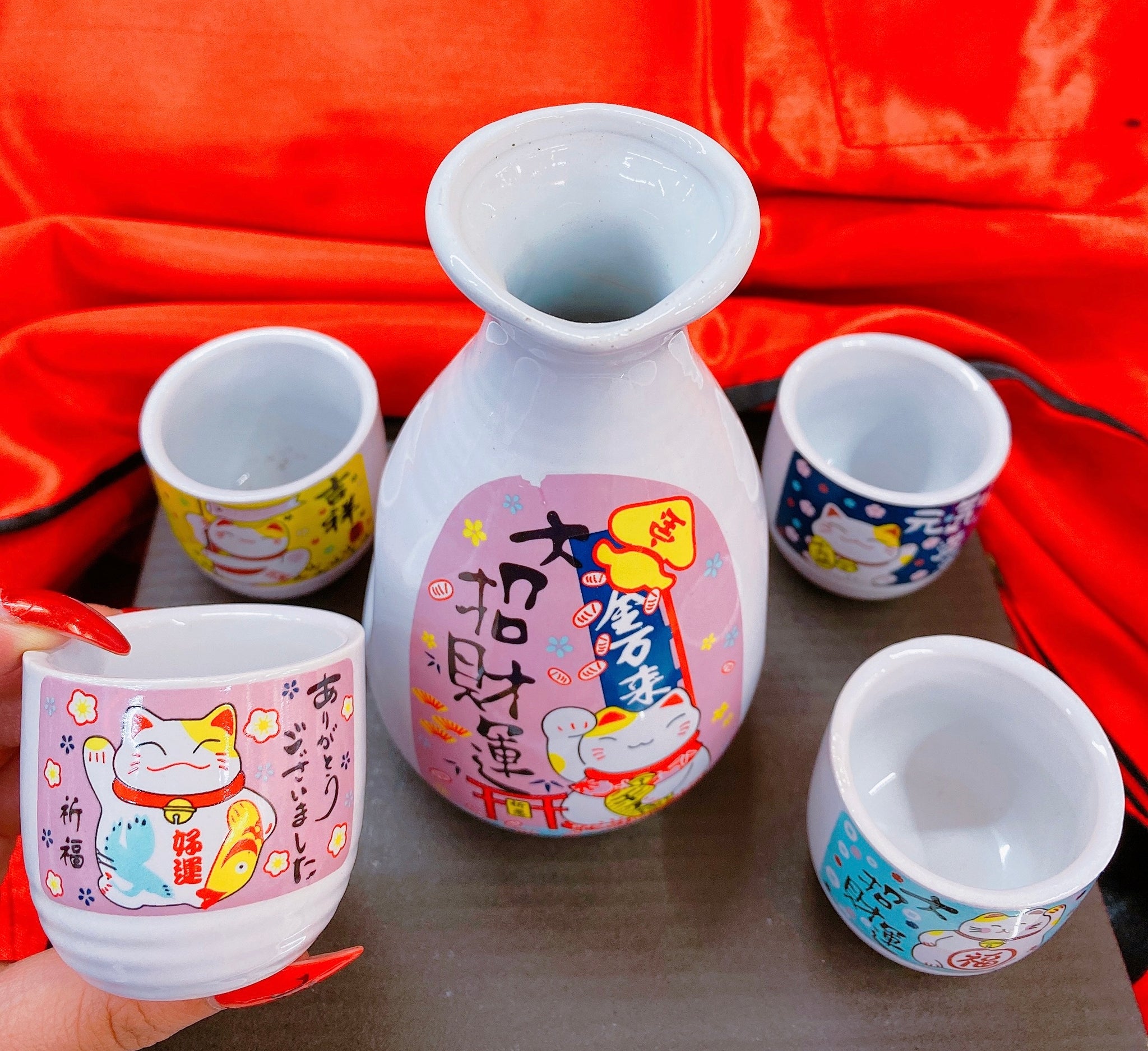Juego de sake maneki neko