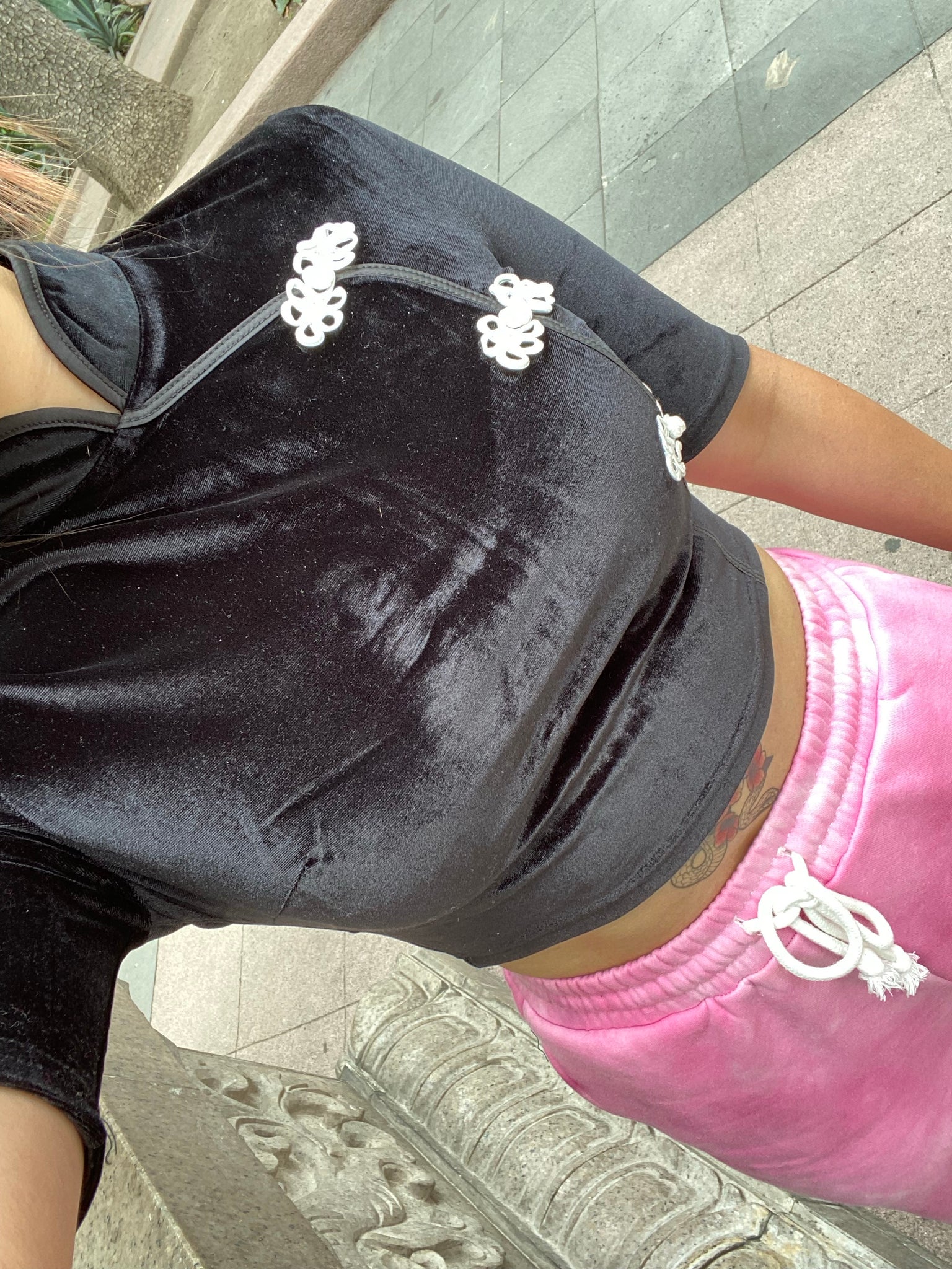 Crop top terciopelo negro