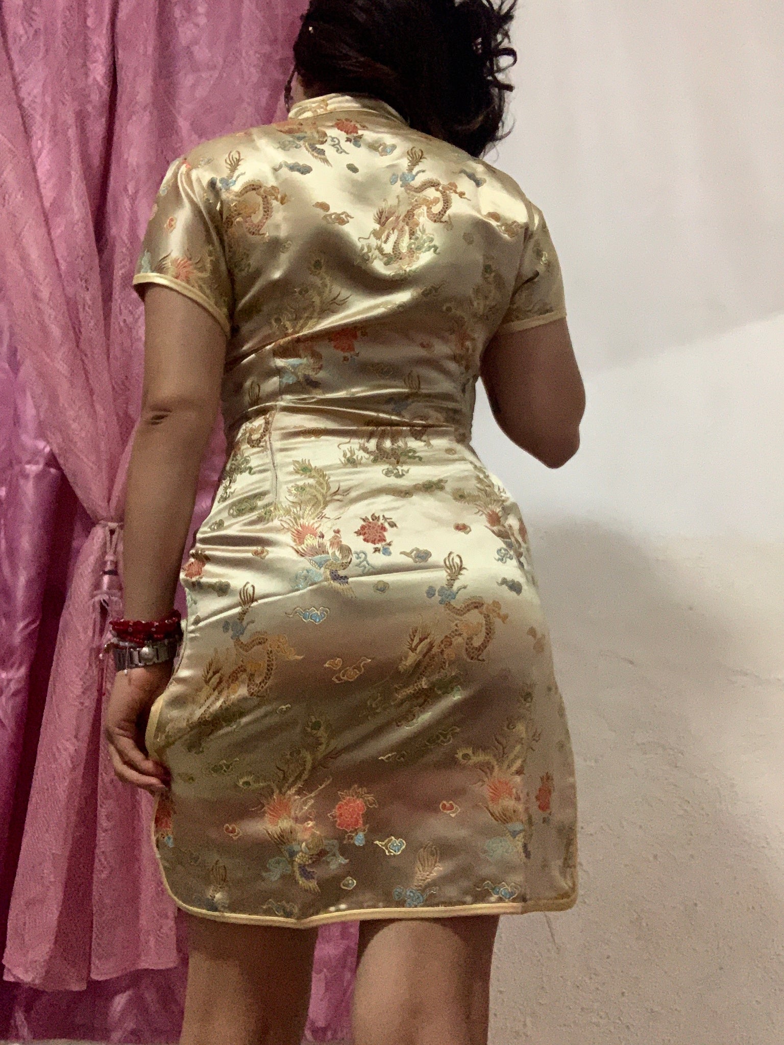 Qipao Dorado