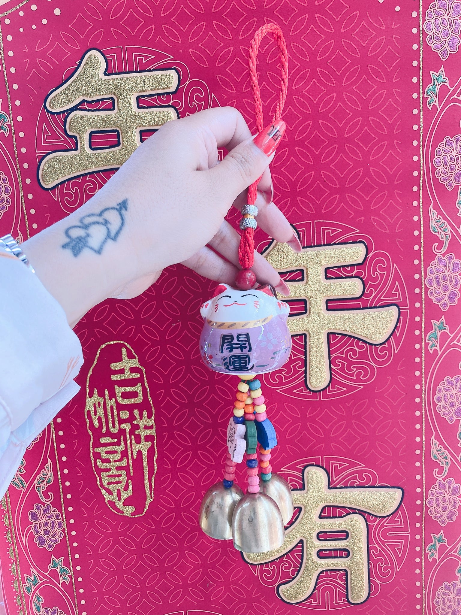 Colgante amuleto de maneki neko