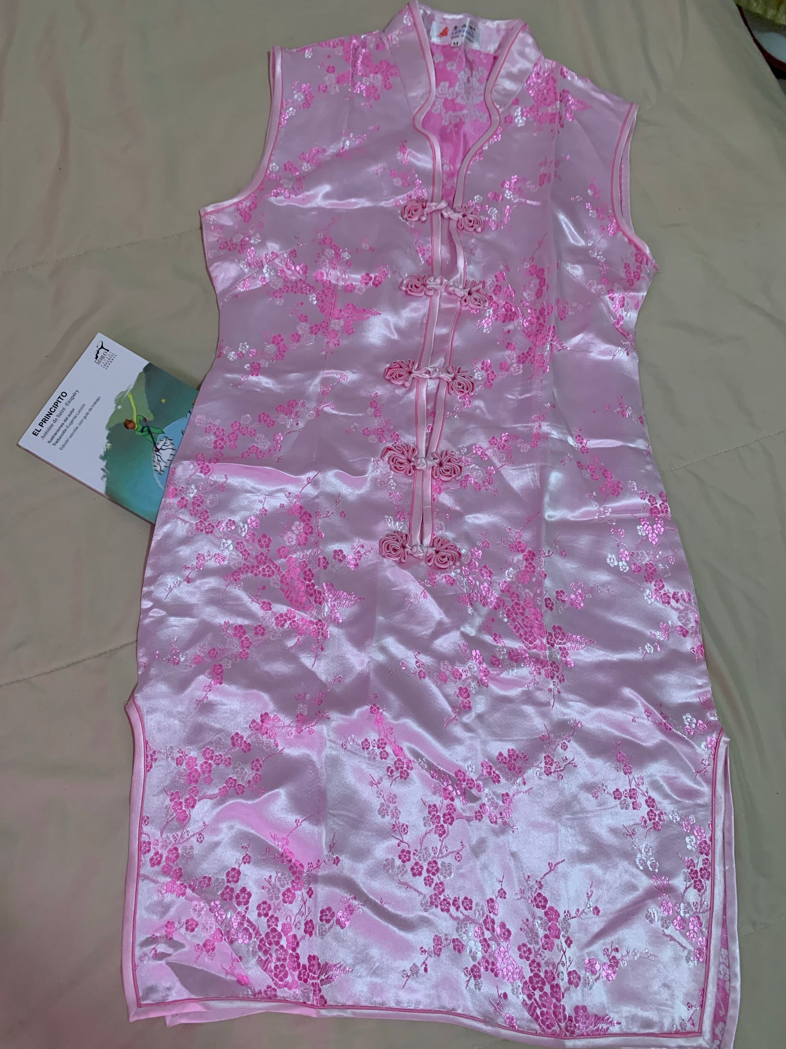 Qipao rosa satinado